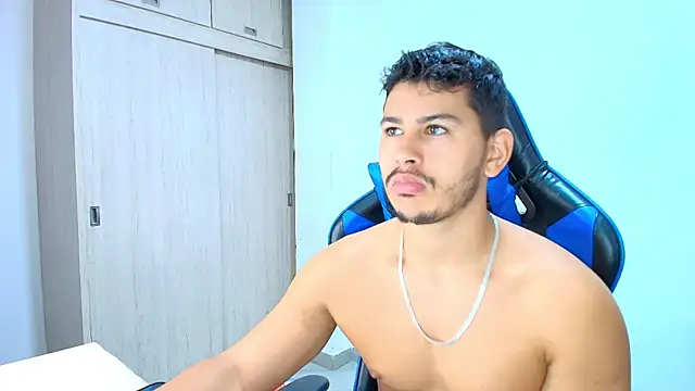 Snapshot of sophia_and_alex chatting on 11-10-25, 02:05 sophia and alex online show from 11-10-25, 02:05