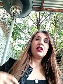 Snapshot of Alyah_1-2 chatting on 10-28-25, 09:06 Alyah 1-2 online show from 10-28-25, 09:06