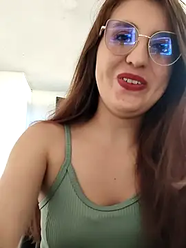 Snapshot of Alyah_1-2 chatting on 11-13-25, 06:18 Alyah 1-2 online show from 11-13-25, 06:18