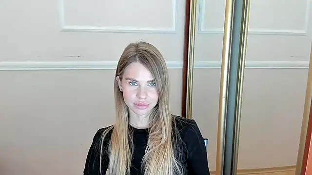 Snapshot of LinaBey chatting on 11-30-25, 07:56 LinaBey online show from 11-30-25, 07:56