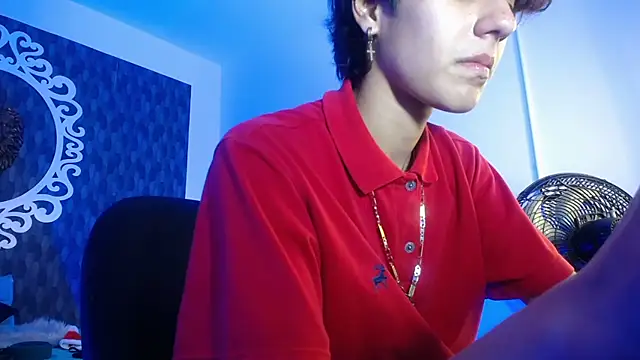 Snapshot of Ghost__Girl_ chatting on 12-15-25, 05:39 Ghost Girl online show from 12-15-25, 05:39