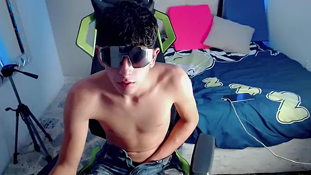 Snapshot of Cash_G_ chatting on 11-06-25, 09:15 Cash G online show from 11-06-25, 09:15