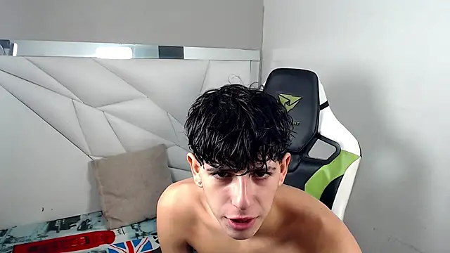 Snapshot of Cash_G_ chatting on 12-15-25, 08:24 Cash G online show from 12-15-25, 08:24