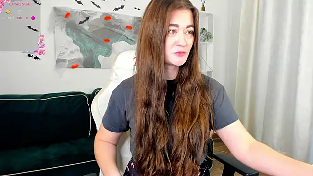 Snapshot of LiyaDaily chatting on 10-30-25, 01:51 LiyaDaily online show from 10-30-25, 01:51