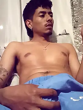 SkinniYamo online show from 03-21-26, 04:50