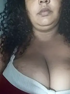 Snapshot of safirahot69 chatting on 11-06-25, 07:20 safirahot69 online show from 11-06-25, 07:20