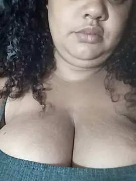 Snapshot of safirahot69 chatting on 11-11-25, 09:20 safirahot69 online show from 11-11-25, 09:20