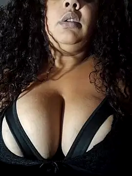 Snapshot of safirahot69 chatting on 11-24-25, 03:28 safirahot69 online show from 11-24-25, 03:28