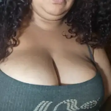 Snapshot of safirahot69 chatting on 12-17-25, 09:15 safirahot69 online show from 12-17-25, 09:15