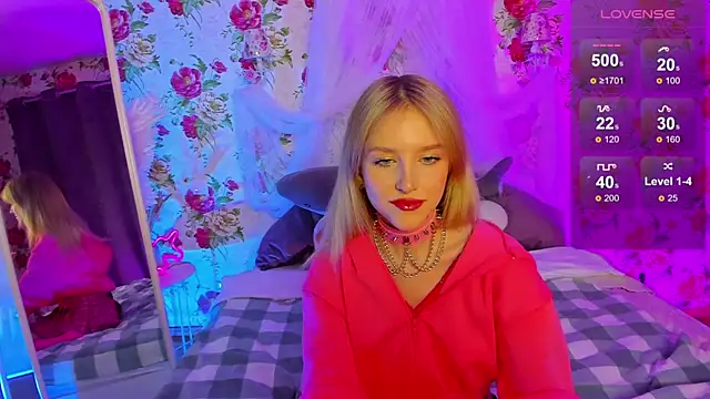 Snapshot of KissChristie__ chatting on 11-22-25, 07:13 KissChristie online show from 11-22-25, 07:13