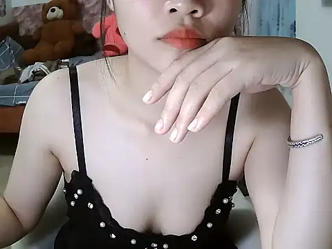 Snapshot of zubu_202 chatting on 10-31-25, 01:34 zubu 202 online show from 10-31-25, 01:34