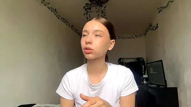 LilithFlamey online show from 11-05-25, 07:08