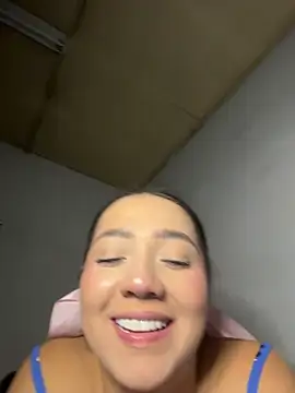 Hannahpradaa  online show from 12-17-25, 11:33