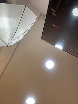 Hannahpradaa  online show from 12-20-25, 11:28