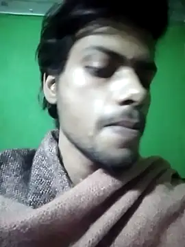 Snapshot of Luckysucks chatting on 11-10-25, 04:17 Luckysucks online show from 11-10-25, 04:17