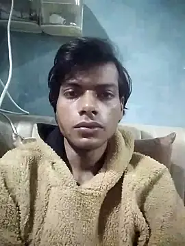 Snapshot of Luckysucks chatting on 11-19-25, 04:23 Luckysucks online show from 11-19-25, 04:23