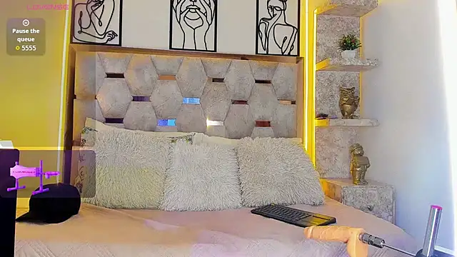 Snapshot of Andrew_Haalls chatting on 11-01-25, 02:52 Andrew Haalls online show from 11-01-25, 02:52