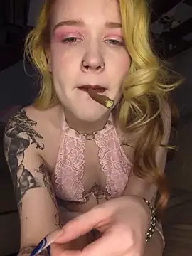 Snapshot of mattiethebaddieee chatting on 02-05-26, 02:05 mattiethebaddieee online show from 02-05-26, 02:05