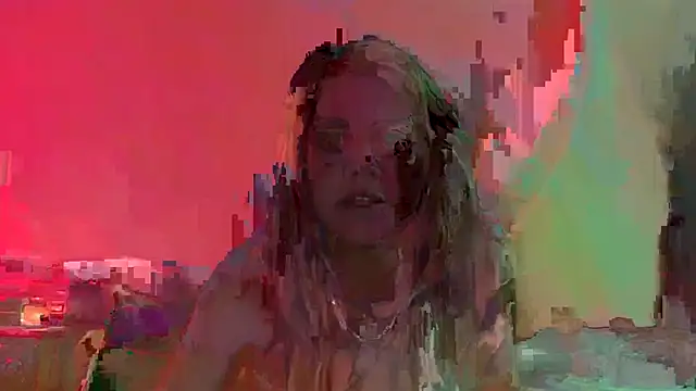 Snapshot of roxiebaby chatting on 11-27-25, 07:21 roxiebaby online show from 11-27-25, 07:21