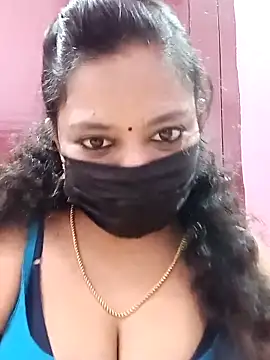 Snapshot of Mandhra28 chatting on 10-29-25, 07:15 Mandhra28 online show from 10-29-25, 07:15