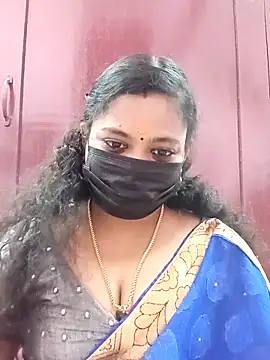 Snapshot of Mandhra28 chatting on 10-30-25, 07:21 Mandhra28 online show from 10-30-25, 07:21