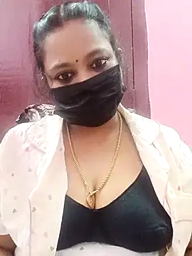 Snapshot of Mandhra28 chatting on 10-31-25, 05:47 Mandhra28 online show from 10-31-25, 05:47