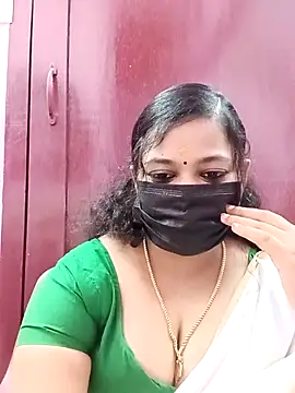 Snapshot of Mandhra28 chatting on 12-15-25, 05:28 Mandhra28 online show from 12-15-25, 05:28