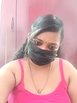 Snapshot of Mandhra28 chatting on 12-18-25, 09:15 Mandhra28 online show from 12-18-25, 09:15