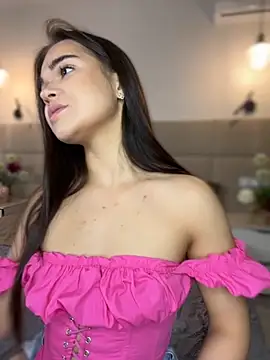 Snapshot of BabyShy- chatting on 11-25-25, 10:21 BabyShy- online show from 11-25-25, 10:21