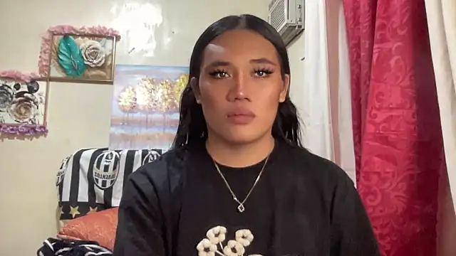 untouchable mia online show from 11-26-25, 05:47