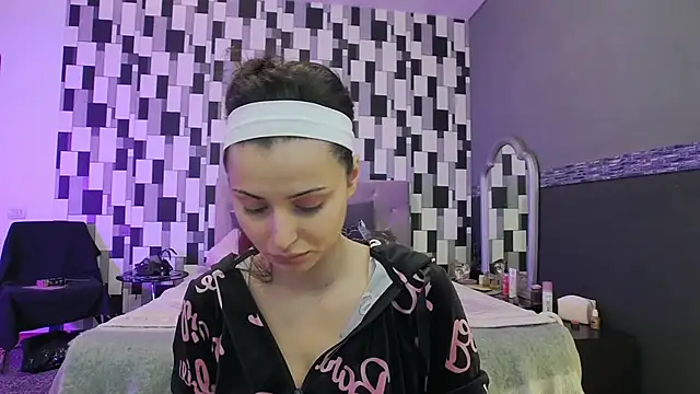 Snapshot of venusinylons chatting on 11-27-25, 12:40 venusinylons online show from 11-27-25, 12:40