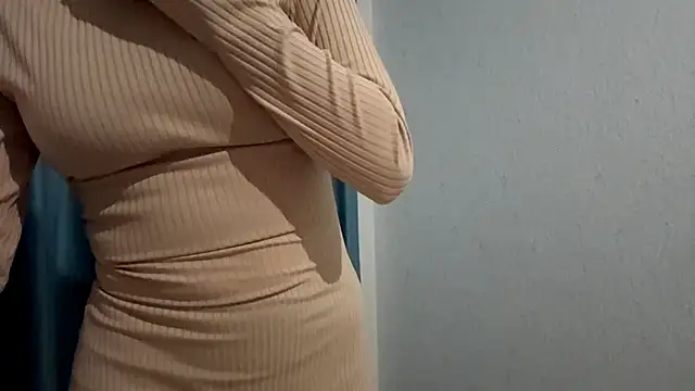 Snapshot of HOTBellakle chatting on 11-29-25, 04:10 HOTBellakle online show from 11-29-25, 04:10