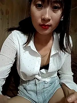 Snapshot of Em_xinh01 chatting on 11-12-25, 05:24 Em xinh01 online show from 11-12-25, 05:24