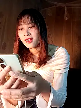 Snapshot of Em_xinh01 chatting on 12-05-25, 12:14 Em xinh01 online show from 12-05-25, 12:14