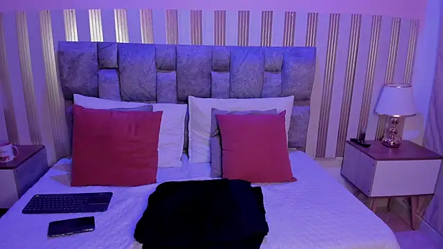 Snapshot of Scarlett__lace chatting on 10-31-25, 11:33 Scarlett  lace online show from 10-31-25, 11:33