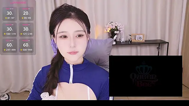 Snapshot of JoJo-ovo chatting on 11-28-25, 09:56 JoJo-ovo online show from 11-28-25, 09:56