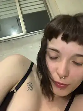 Snapshot of xlucifer13 chatting on 11-04-25, 02:43 xlucifer13 online show from 11-04-25, 02:43