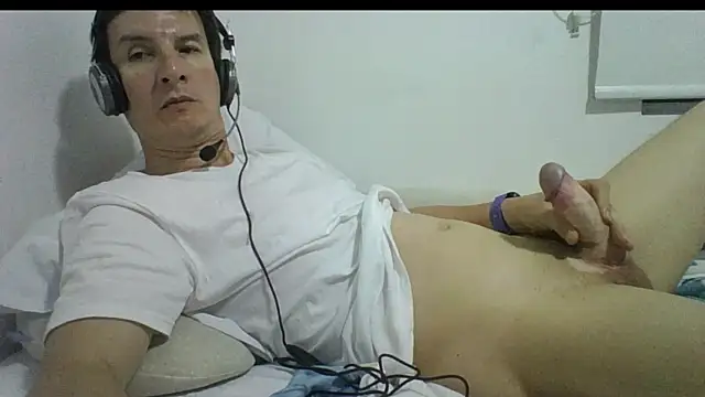 carliesexyman online show from 11-21-25, 07:40