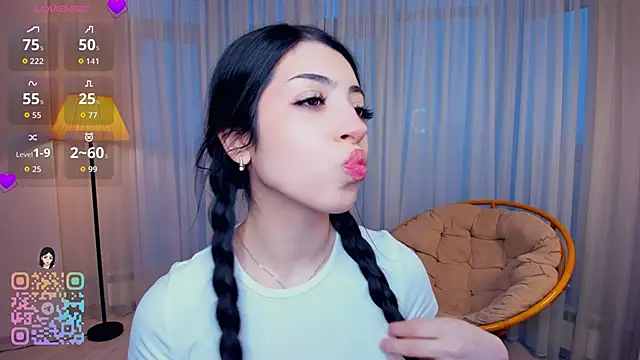 Snapshot of TonjaNeace chatting on 12-03-25, 04:31 TonjaNeace online show from 12-03-25, 04:31