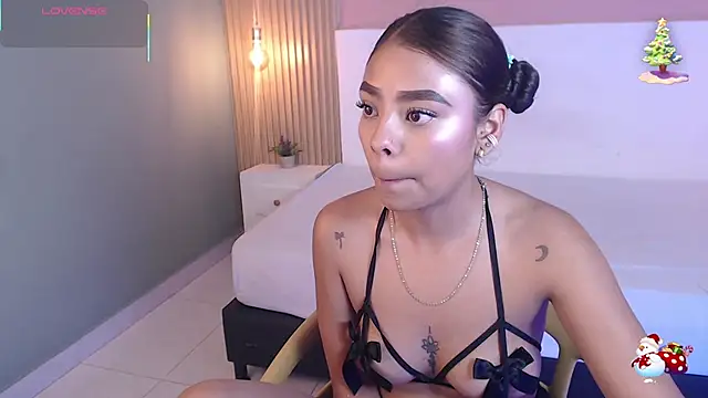 Snapshot of SoffiaDams2 chatting on 11-24-25, 11:43 SoffiaDams2 online show from 11-24-25, 11:43