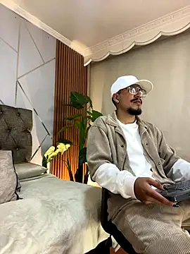 Noa N Luxy online show from 11-12-25, 03:51