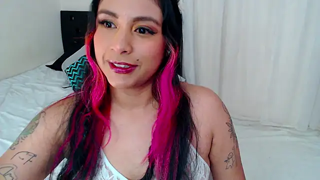 Snapshot of LikedPants01 chatting on 11-25-25, 02:28 LikedPants01 online show from 11-25-25, 02:28