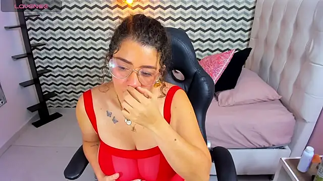 Snapshot of OSNAKELLER chatting on 11-13-25, 12:15 OSNAKELLER online show from 11-13-25, 12:15