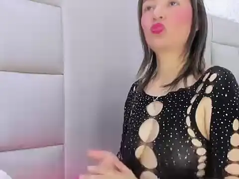 Snapshot of HannMachinne chatting on 11-04-25, 07:35 HannMachinne online show from 11-04-25, 07:35