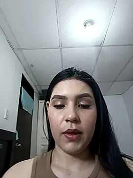 Snapshot of ambersoe chatting on 10-28-25, 10:56 ambersoe online show from 10-28-25, 10:56