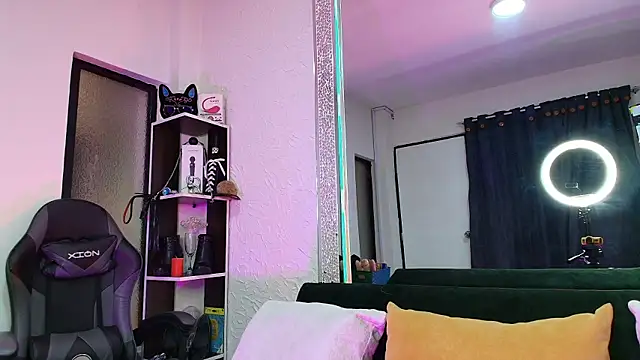 Snapshot of Natasha_Amber chatting on 12-01-25, 03:28 Natasha Amber online show from 12-01-25, 03:28