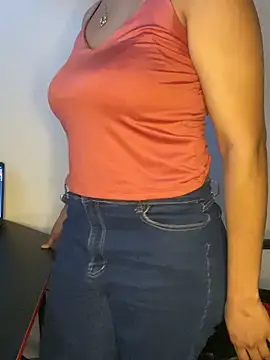 Snapshot of Lisa_Najdi chatting on 10-27-25, 10:25 Lisa Najdi online show from 10-27-25, 10:25