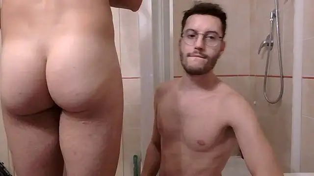 Snapshot of Amicisegreti2 chatting on 11-02-25, 10:12 Amicisegreti2 online show from 11-02-25, 10:12