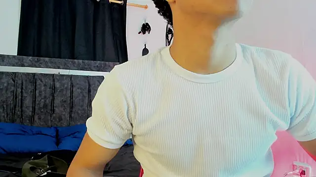 Snapshot of Maximiliano_Khalil chatting on 12-04-25, 07:33 Maximiliano Khalil online show from 12-04-25, 07:33