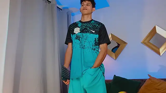 KamiSuarez online show from 02-02-26, 06:39